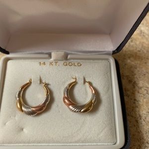 14 karat gold hoop earrings